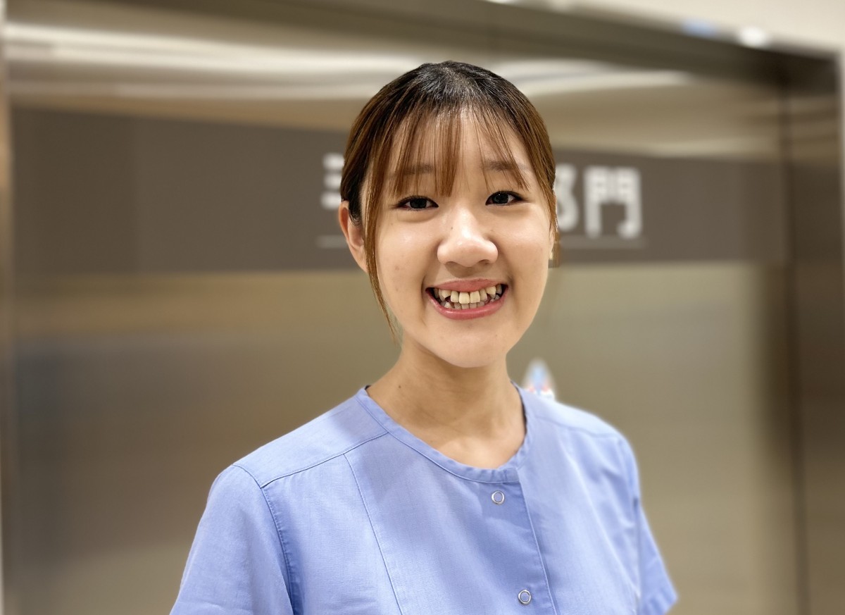 写真：泌尿器科病棟（2020年入職） 先輩看護師の顔写真