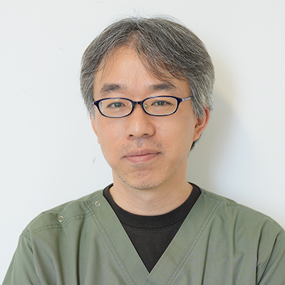 写真：血液内科医長の青木　孝友の顔写真